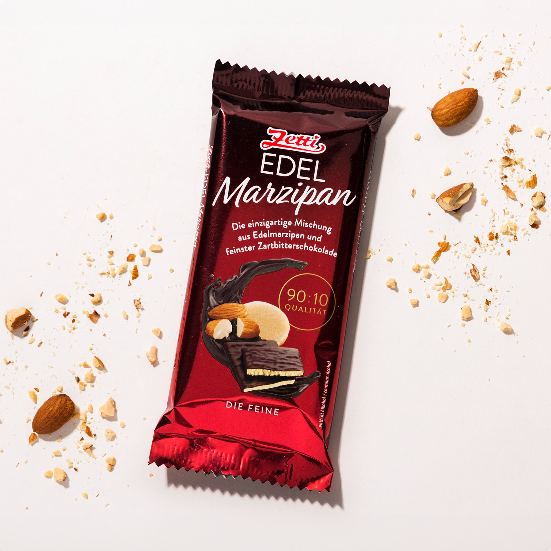 Eine Tafel Zetti Edel Marzipaneingebettet in Mandeln